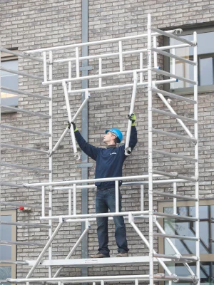 Voorloopleuning rolsteiger monteren Voorloopleuning rolsteiger monteren